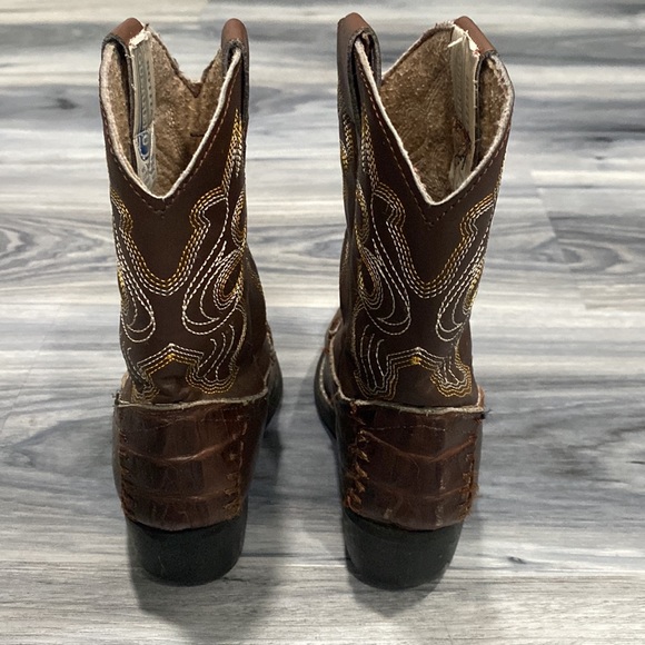 Hand made brown Faux leather Cow Boy boots made in Mexico outer stitch. - Picture 3 of 8